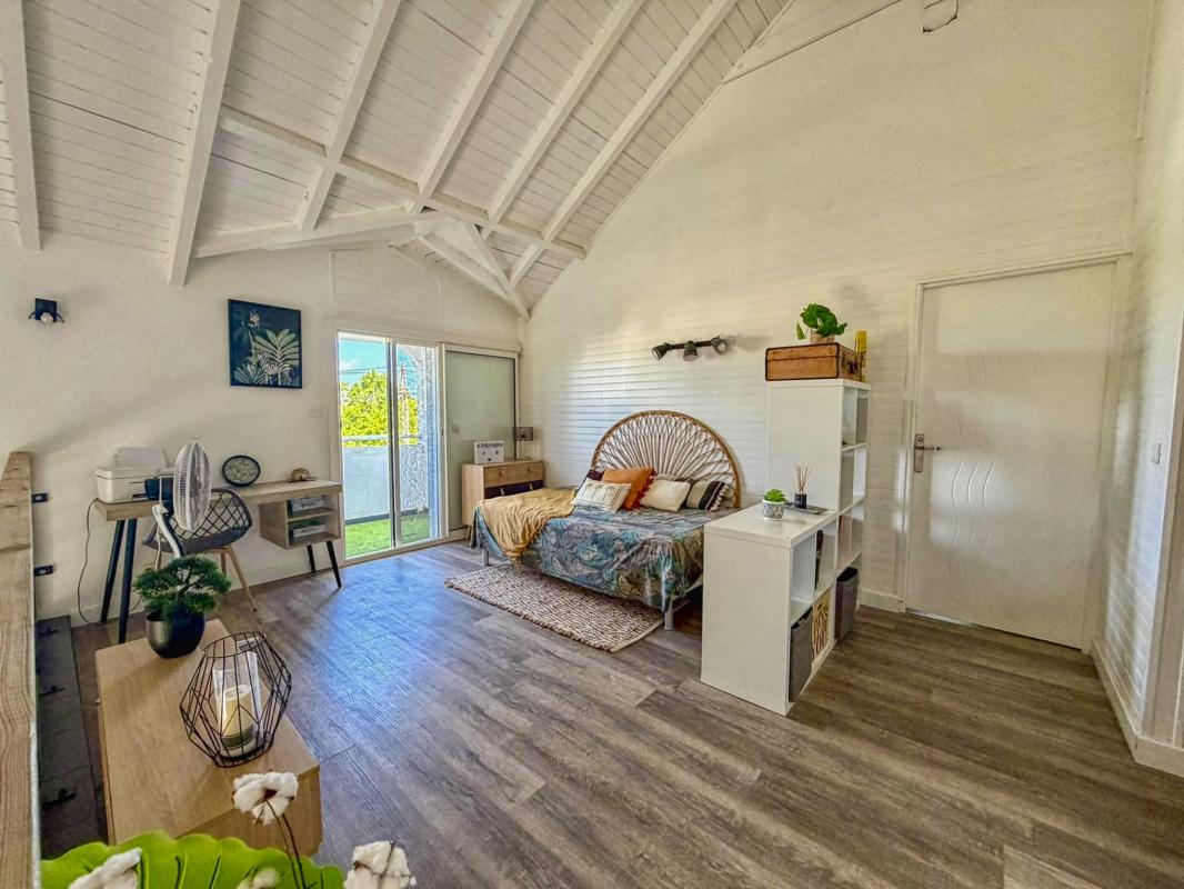 24.A louer villa avec piscine et vue mer St François Guadeloupe